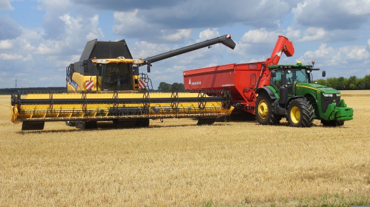 Combine harvester 1497358 main
