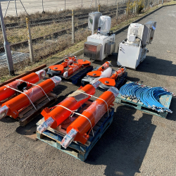 Lifeboat rams hoses and power pack Gallery