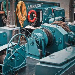 Ships winch Gallery