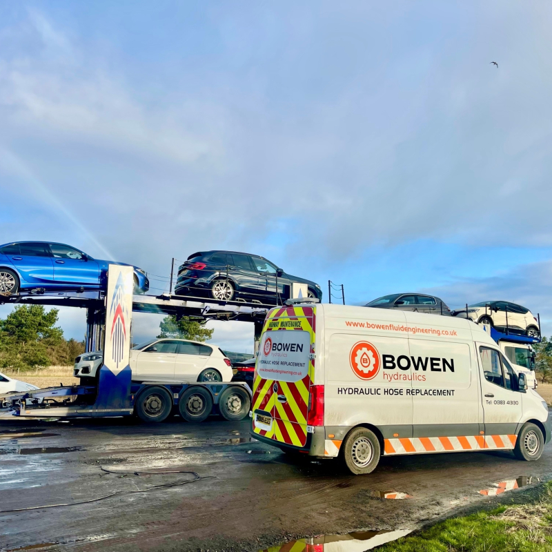 Mobile hose van and transporter